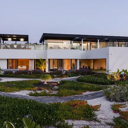 Willa Karat Macaronesia