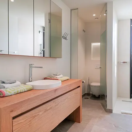 Willa Karat Macaronesia